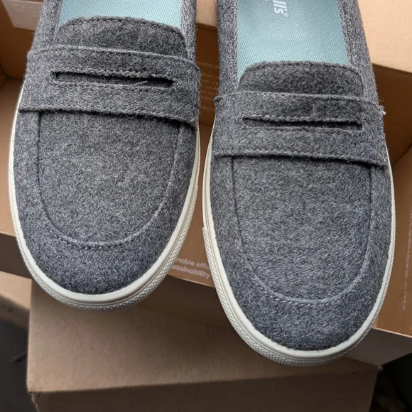 Dr. Scholl's Gray Felt Slip-On Loafers with White Sole (New)❣️ - Picture 8 of 10